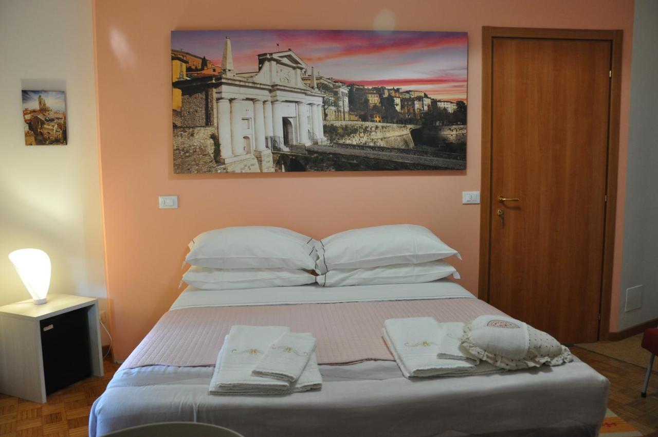 Citywalls Guest House Bergamo Eksteriør bilde